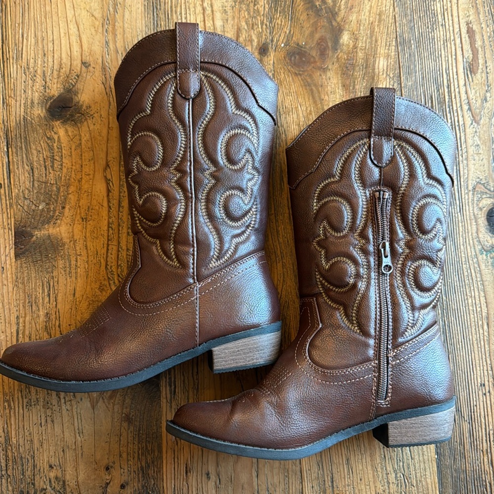 Girls cat & Jack western boots size 4